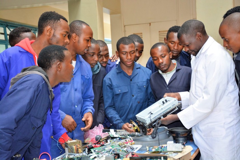 Bachelor of Technology (Electrical and Electronic Engineering ...